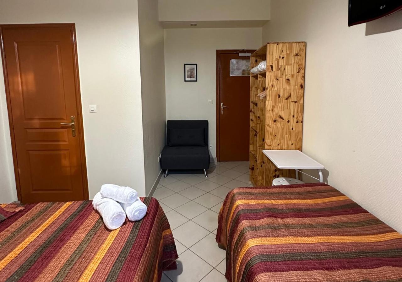 Hotel Victor Hugo Aubervilliers Eksteriør bilde